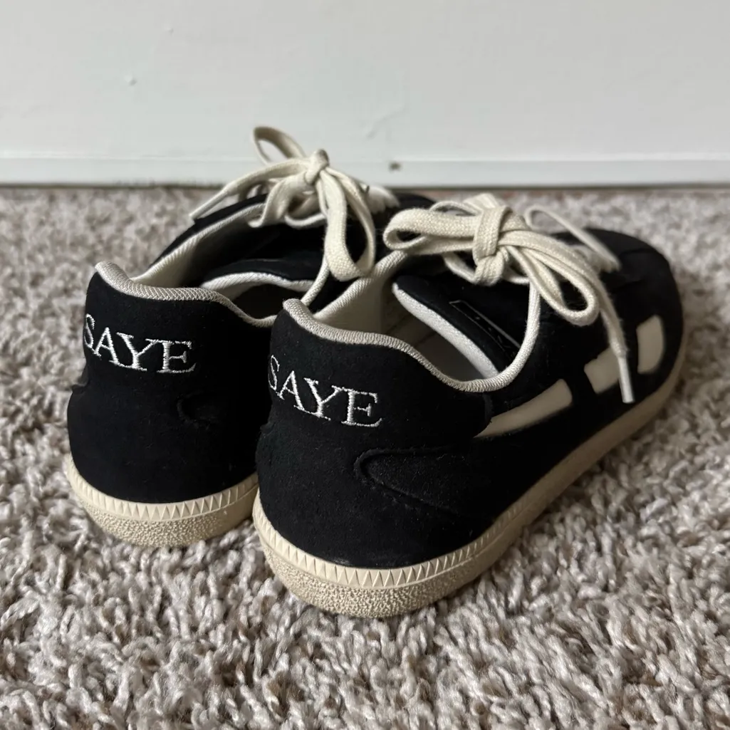 Saye 7.5 Modelo ‘70 Dart Shoes in Black - Image 6