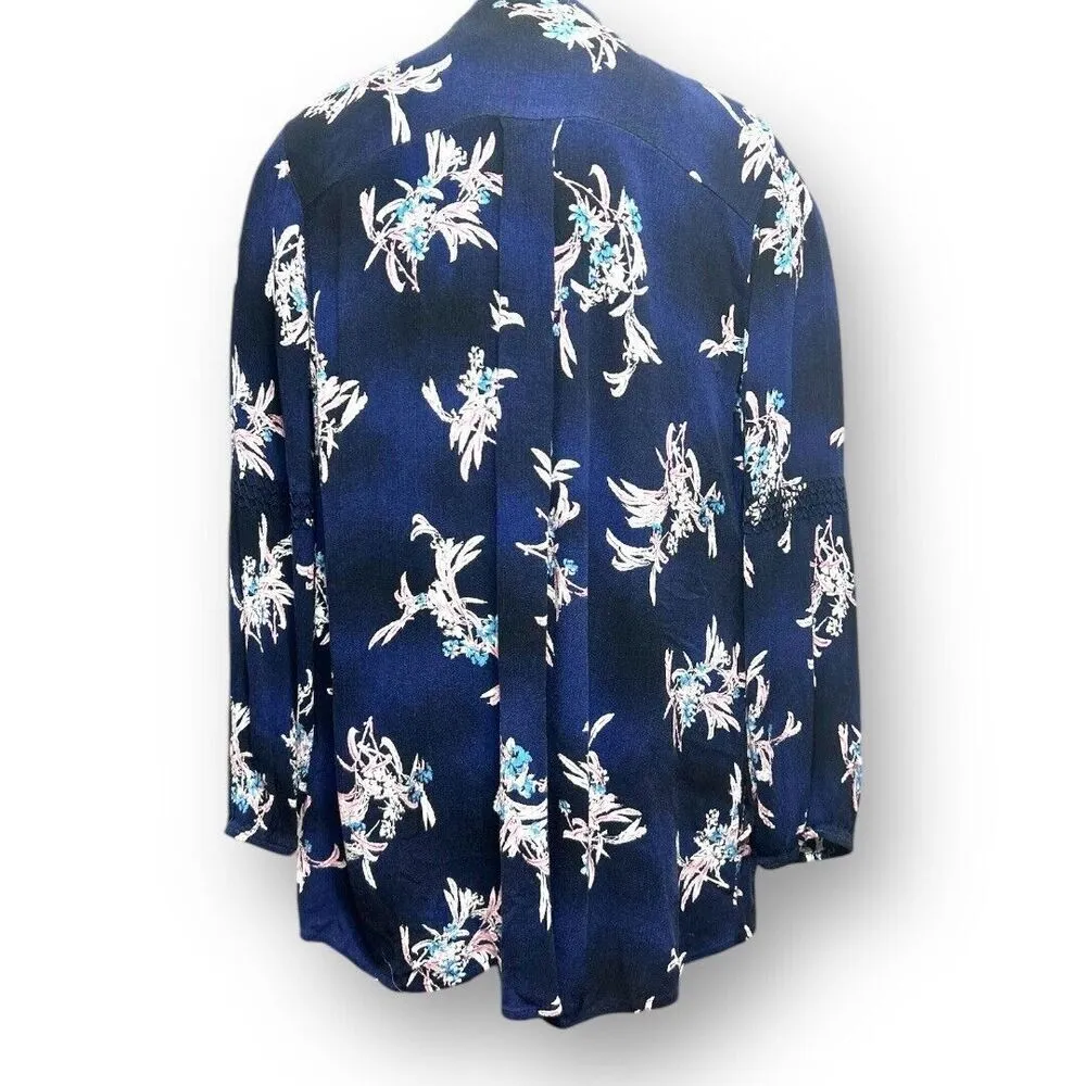 Lane Bryant Navy Floral Crinkle Crepe Keyhole Boho Cottagecore Blouse Size 14/16 - Image 3
