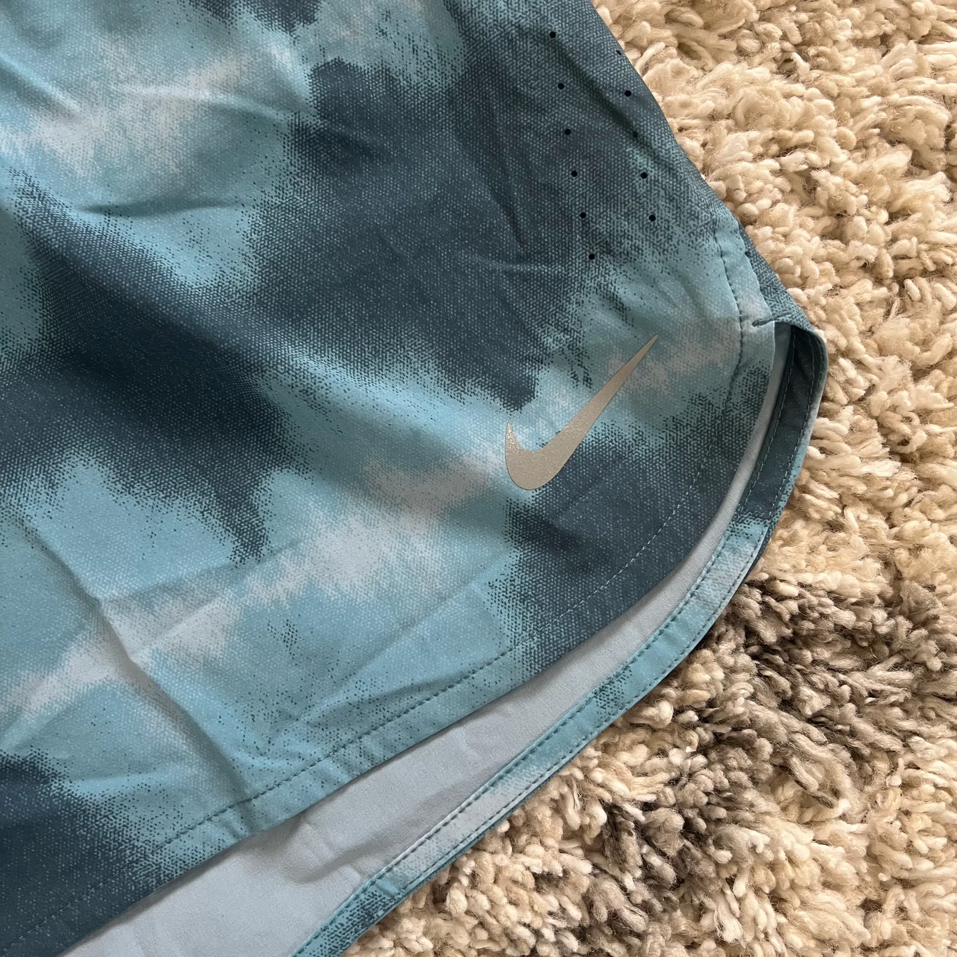 NWT  Dri-Fit Eclipse Mid Rise Printed Running Shorts - Image 4