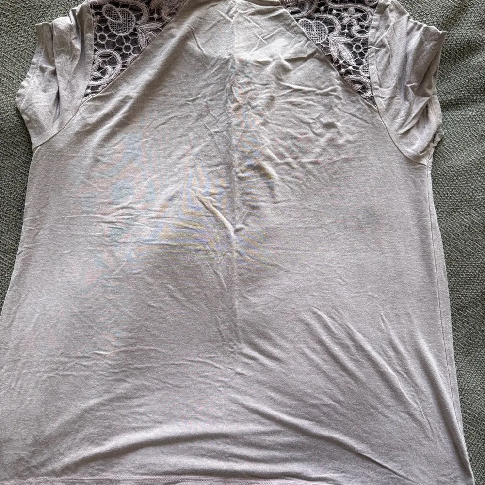 American Eagle Soft & Sexy purple Lace Shoulder T Shirt in M Size M - Image 4