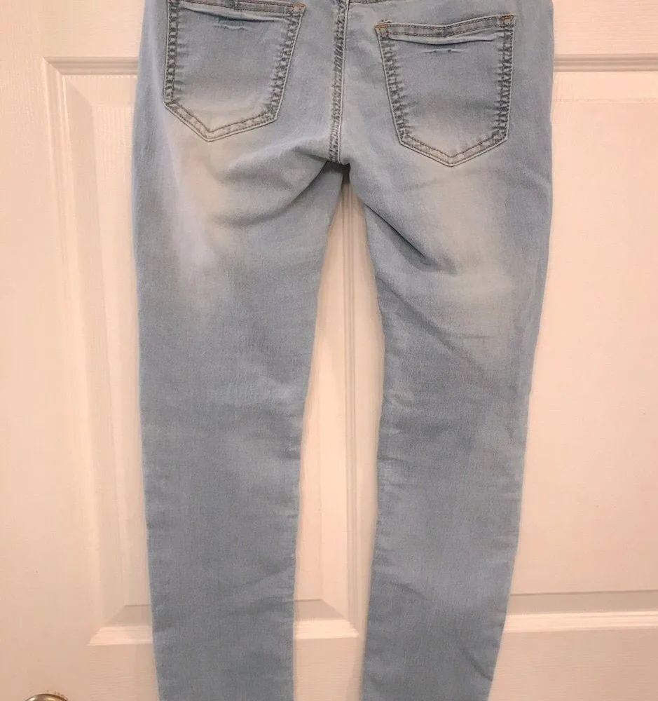 Bebe Jeans 2B size 27” waist - Image 4