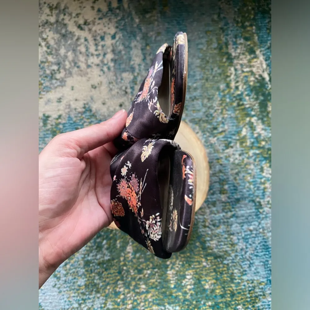 Franco Sarto women’s Frisco black floral slide sandal, size 7.5M - Image 5