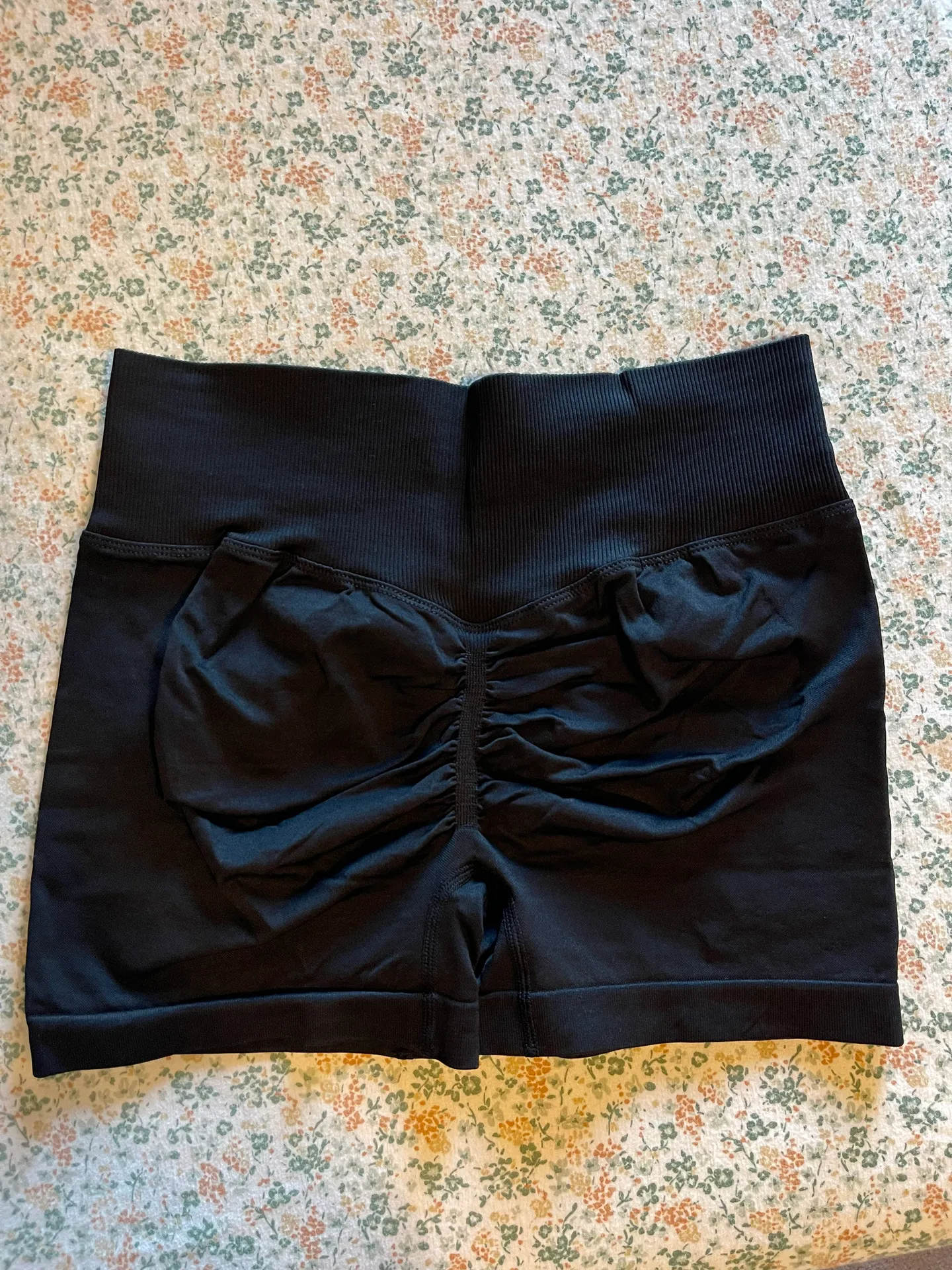 Butt Lifting Workout Shorts Black Size L - Image 3