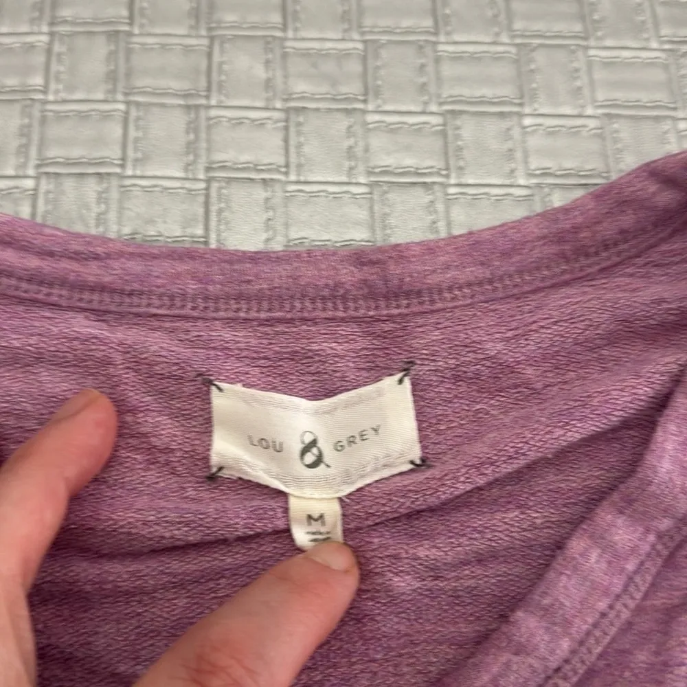 Lou & Grey Purple Pink V-Neck Soft Long Sleeve Split-Hem Top Size Medium - Image 2