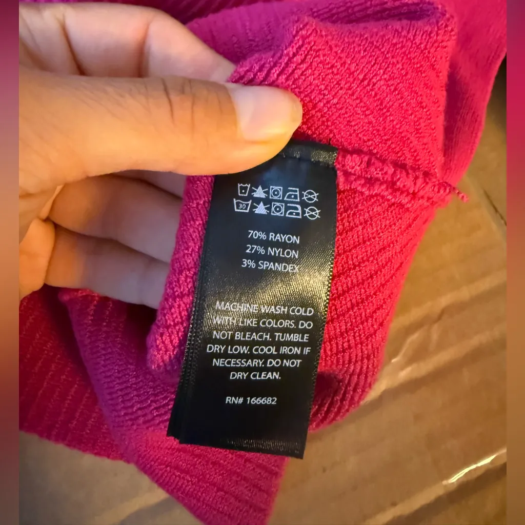 House Of Harlow Hot Pink Knit Sweater Cropped Top - Image 4