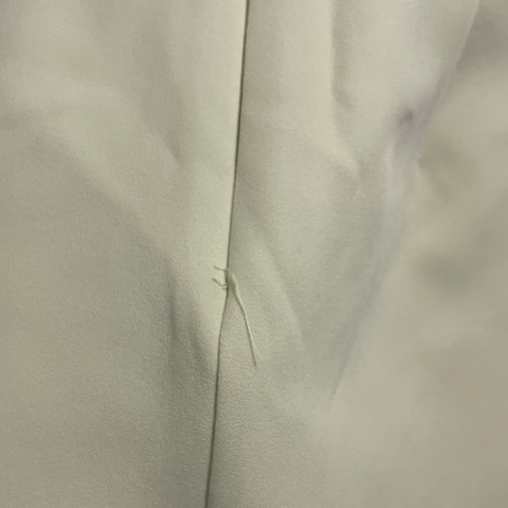 BCBGMAXAZRIA BRAND NEW!  lime green romper. Size 6. - Image 7