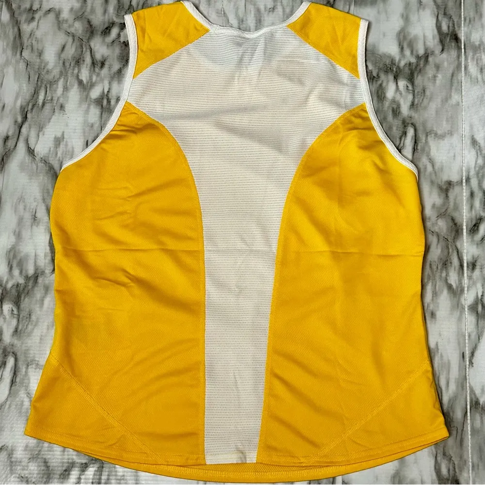 Nike Sphere Dry Yellow and White Top Sunny Workout Gear Tank Top Bright Sunny - Image 5