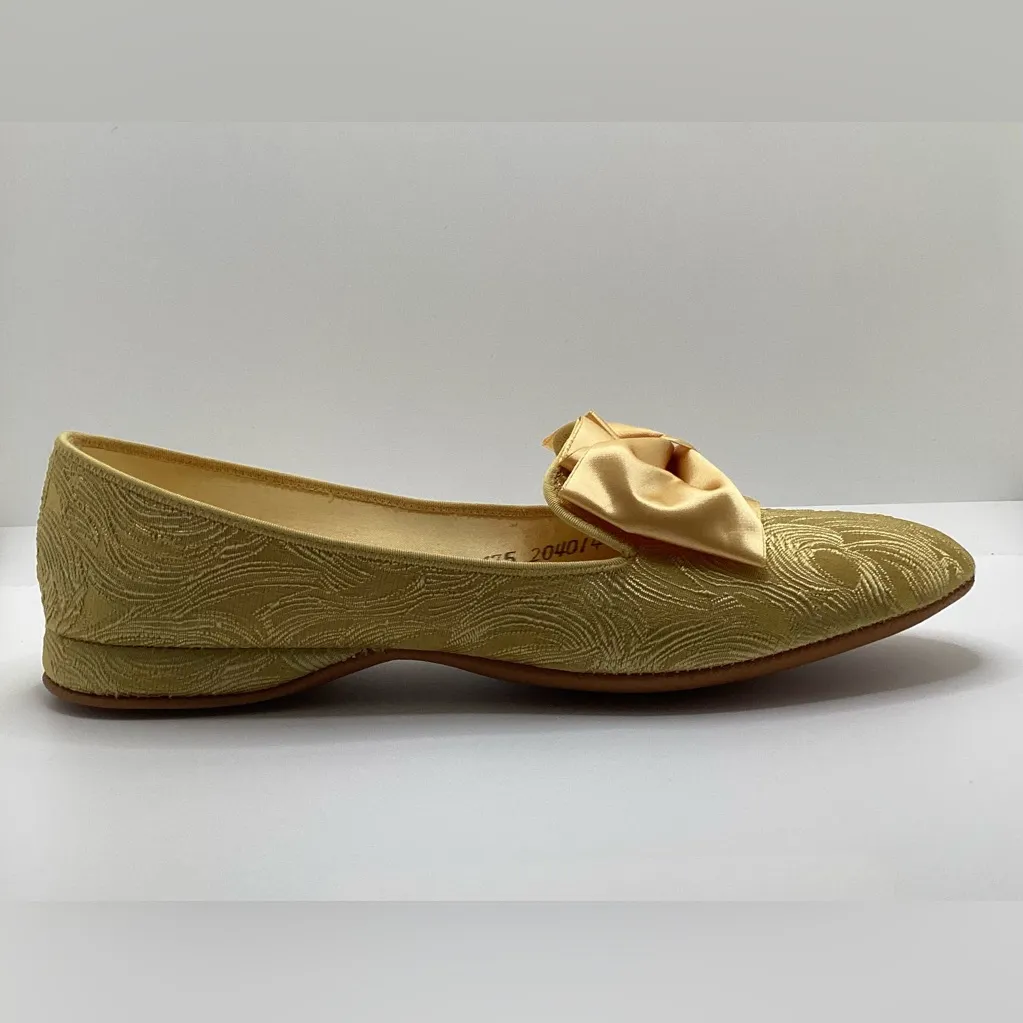 Daniel Green Tapestry embroidered shoes. Gold/mustard with bow. Size 7.5 Gold - Image 4