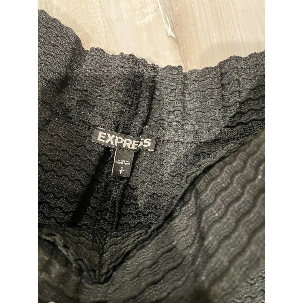 Express black scallop stretchy skirt small - Image 3