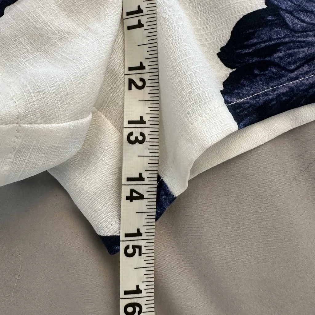 J.O.A. Gorgeous floral anthropology shorts - Image 6