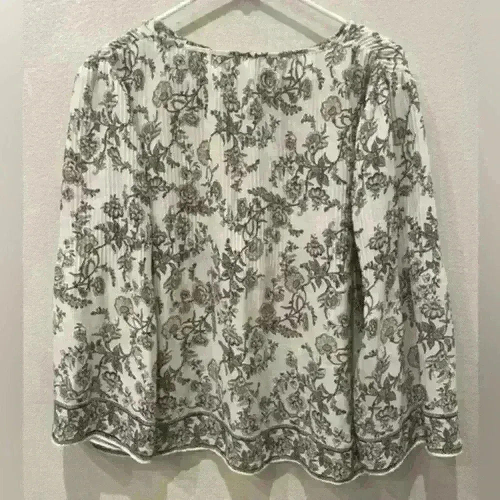 Max Studio Women's‎ Crepe Pleated Blouse - Image 5