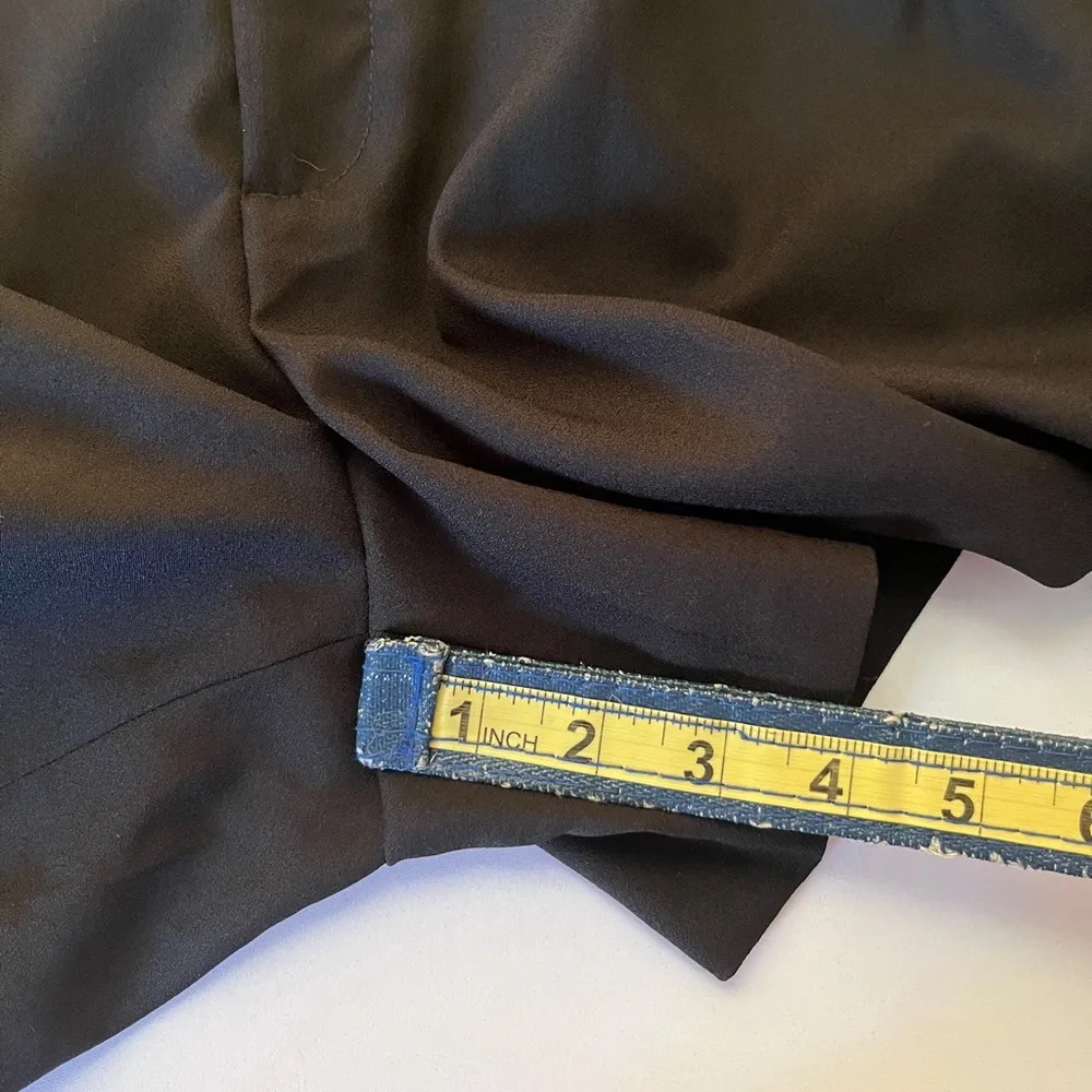 Banana Republic Women's Casual Shorts with Pockets Black Medium 8 - Image 8