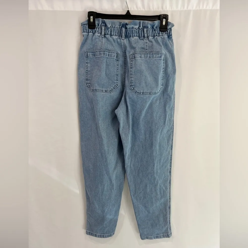 Gap ‎ Paperbag Light Wash Pull On Mom Jeans High Rise - Image 3