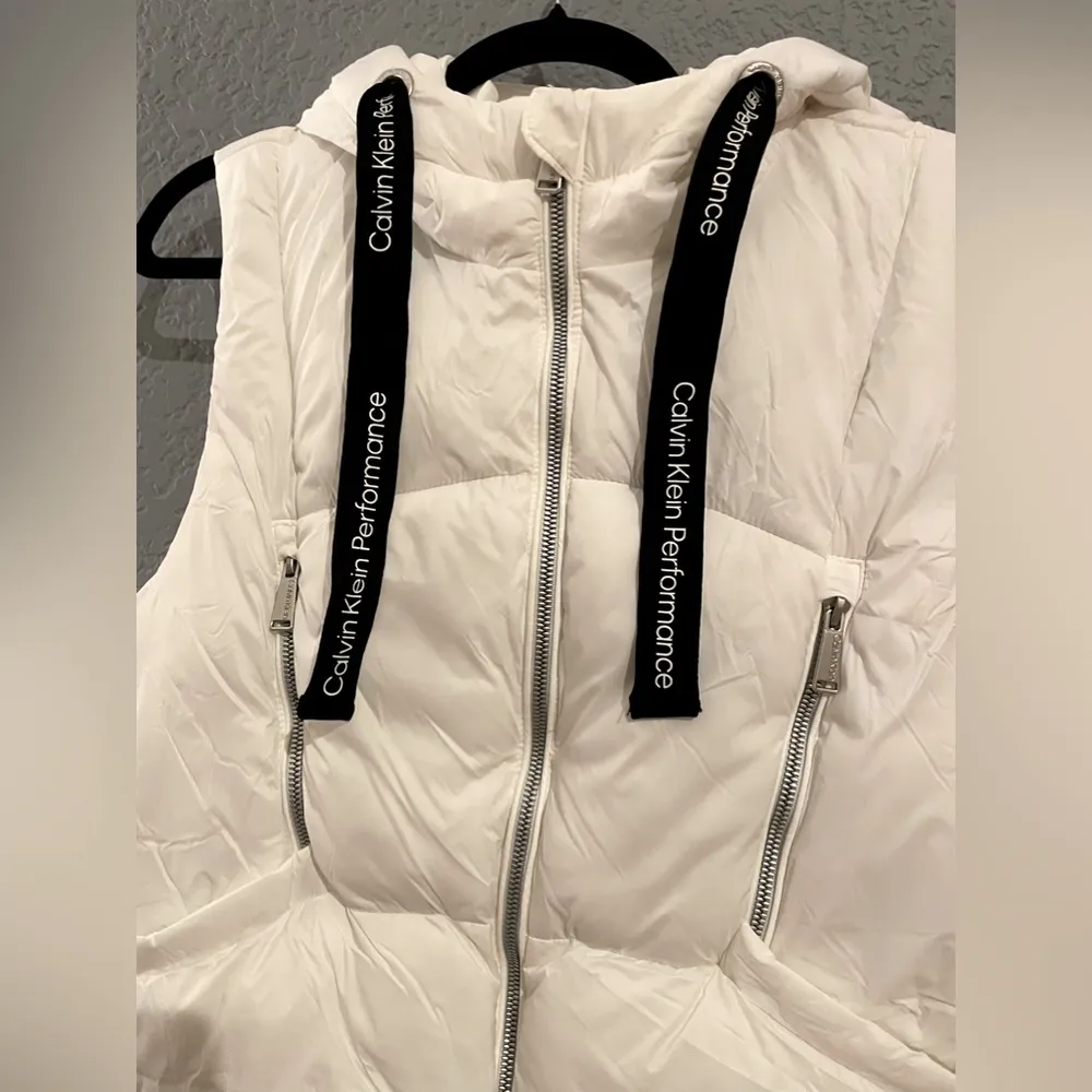 NWOT Calvin Klein Puffer Vest Hooded Jacket Black Accent Size XL - Image 12