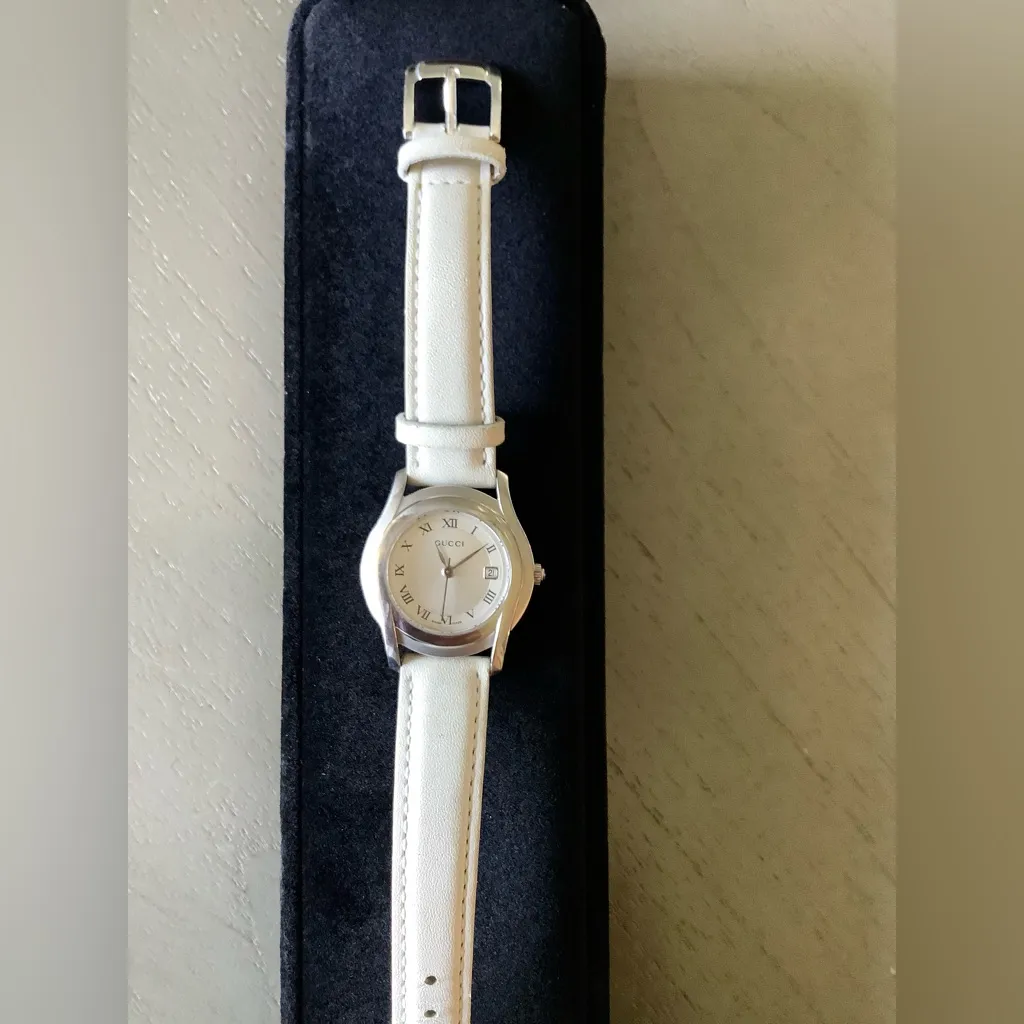 Authentic GUCCI ladies watch 🌷🌷 - Image 7