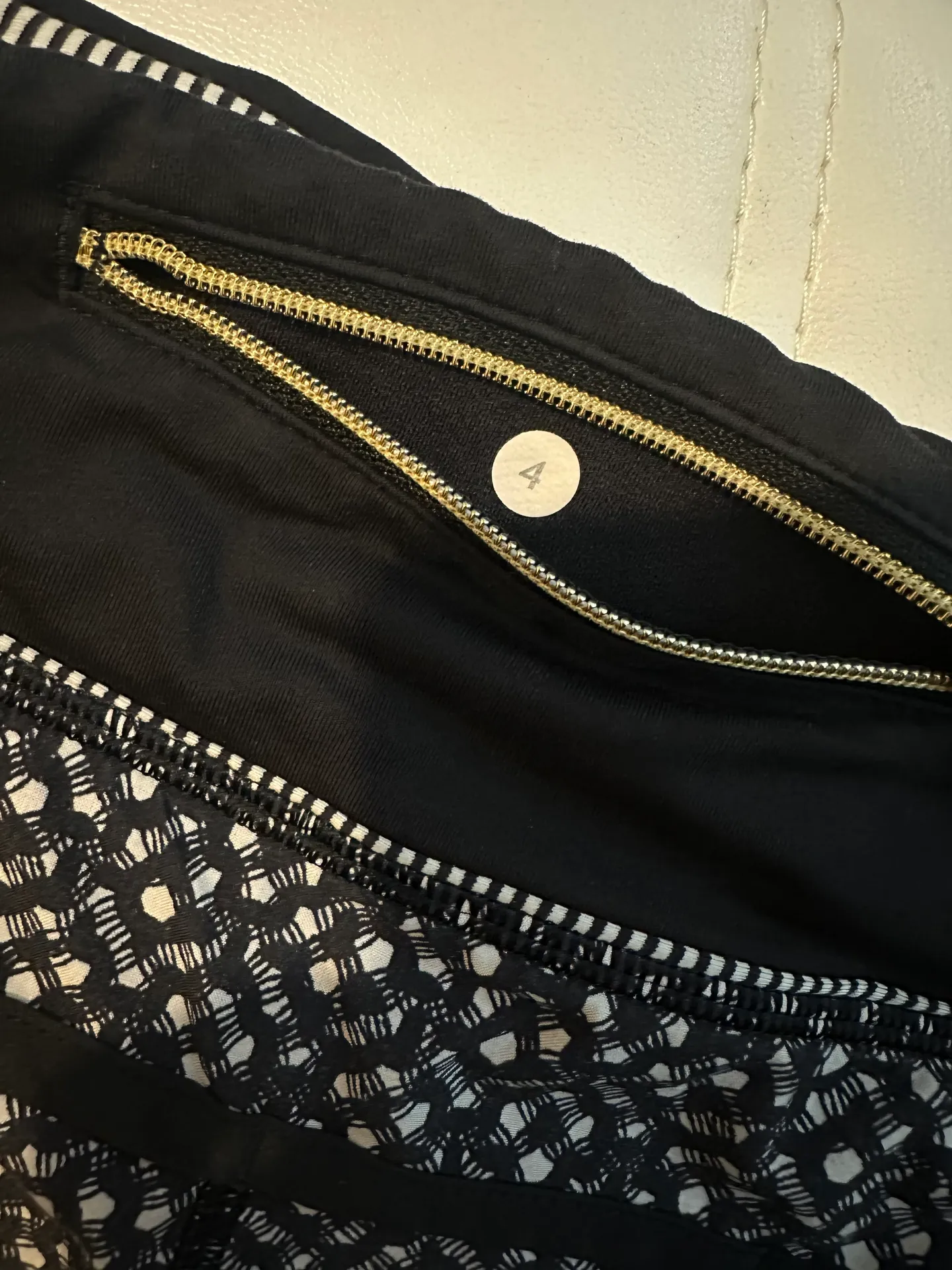 Speed Short 2.5” Dottie Eyelet White/Black/ Tonka Stripe Size 4 - Image 3