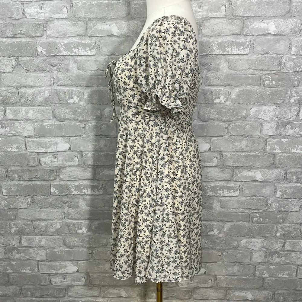 Better Be Floral Mini dress with Puff Sleeves - Image 3