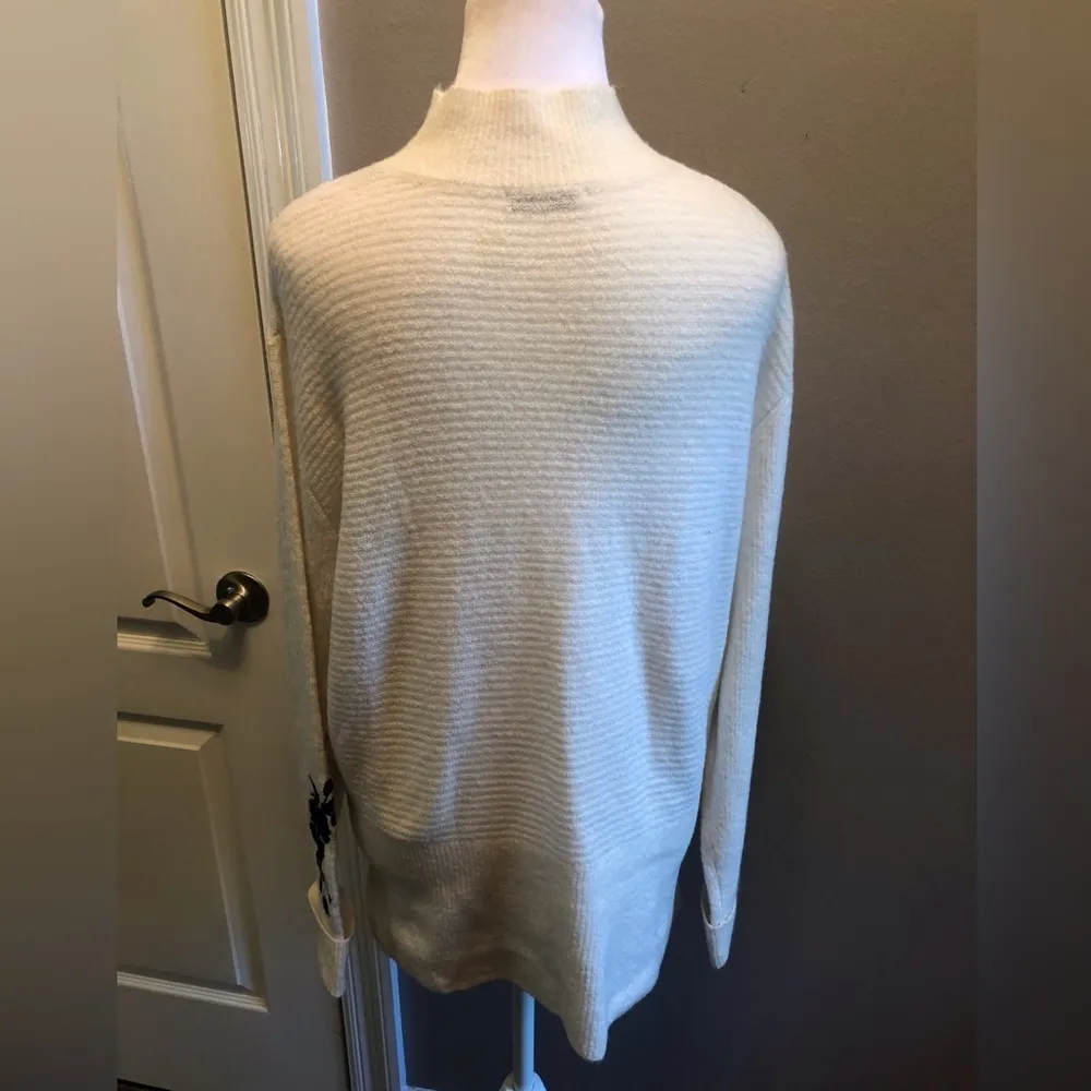 NWT Soft Ivory Sweater Black Rose Embroidery Pull On Large by Dex - Image 4
