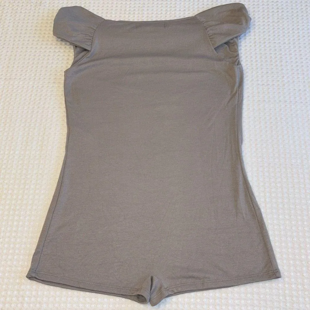 NEW!  BEACH Marren Size MEDIUM Shorts Romper TAUPE TAN NUDE - Image 9