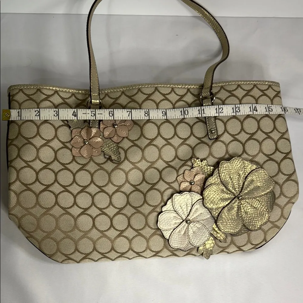 Nine West Cream and Pink Totes Elegant and Spacious - Image 10