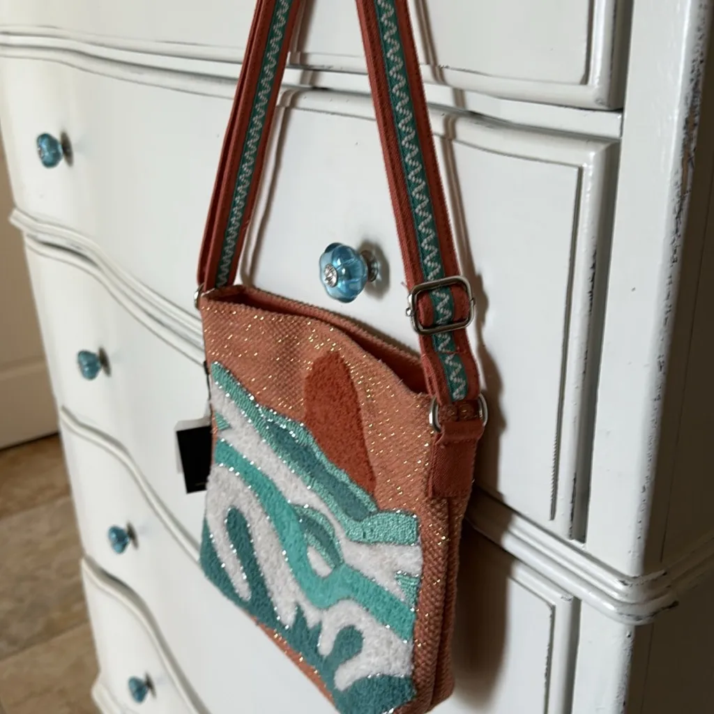 America & Beyond Make Waves bag NWT Orange - Image 8