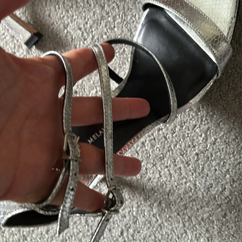 Antonio Melani Hadley Strappy Metallic Leather Sandals Silver Size US 9 … - Image 4