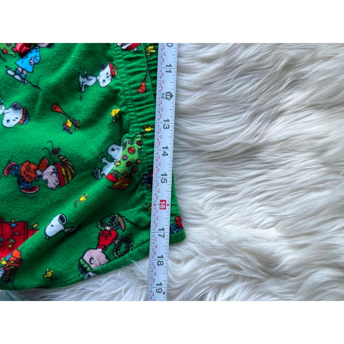 Women's Green Peanuts Christmas Pajama Set Size L - Image 8