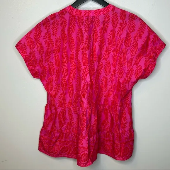 Vineyard Vines  Painted Palm Tiered‎ Top in Raspberry Rose Size M - Image 2