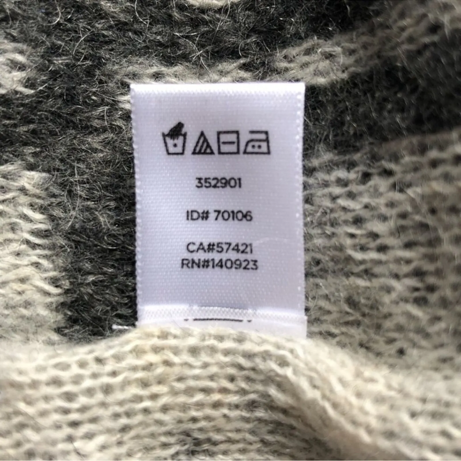 Ann Taylor LOFT Mohair Blend Grey Crew Neck Sweater Cozy Knit Size M - Image 14