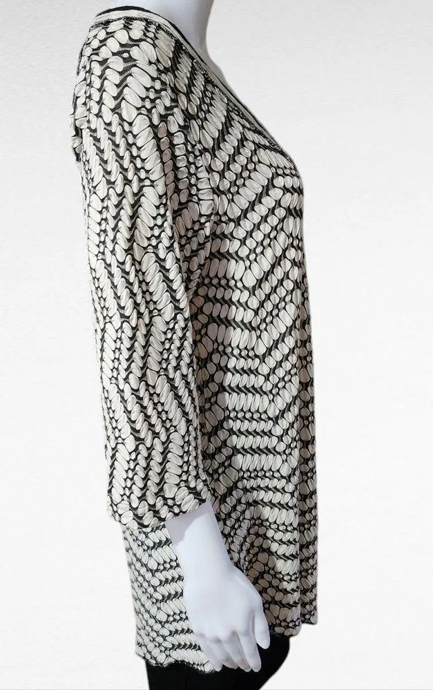 Thomas & Olivia Black Ivory Geo Textured Knit Assymetric Tunic Size Large - Image 4
