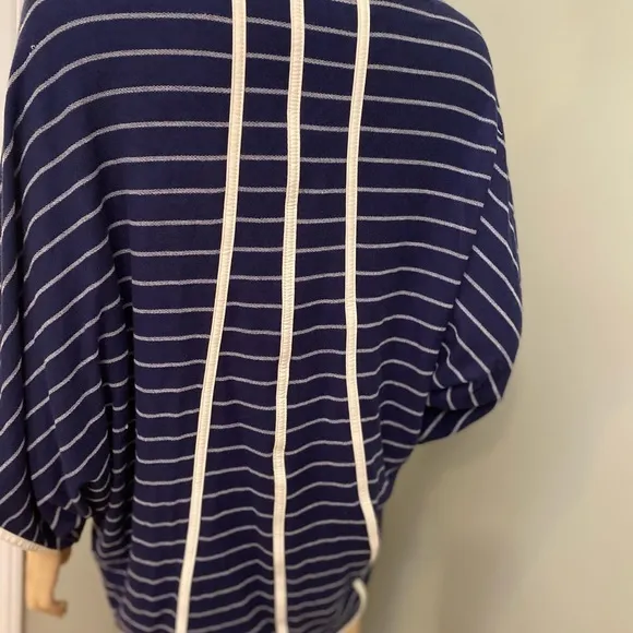 Tart Open Front Cape‎ by  - Image 5