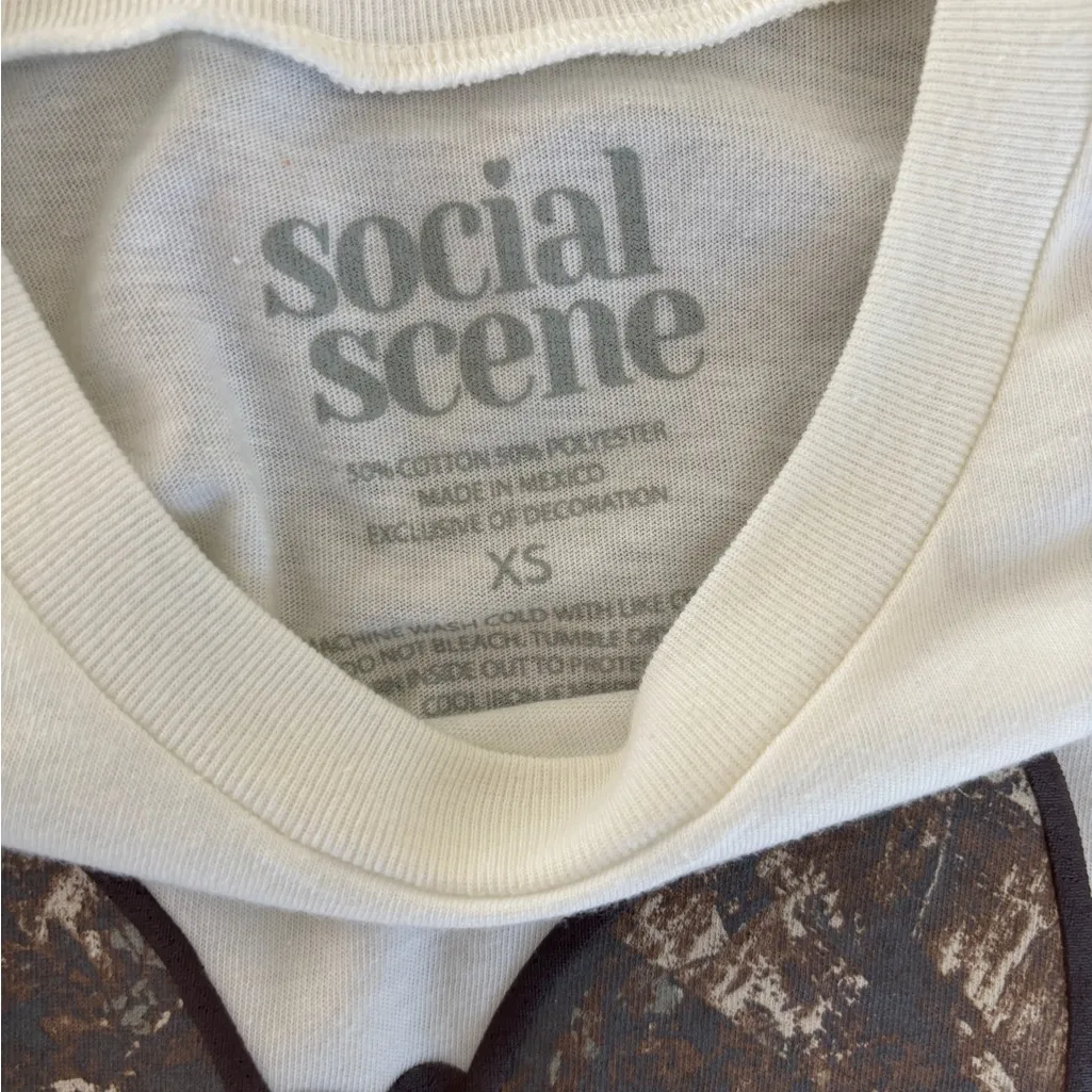 White Crop Top with Bow Design Size XS - Image 3