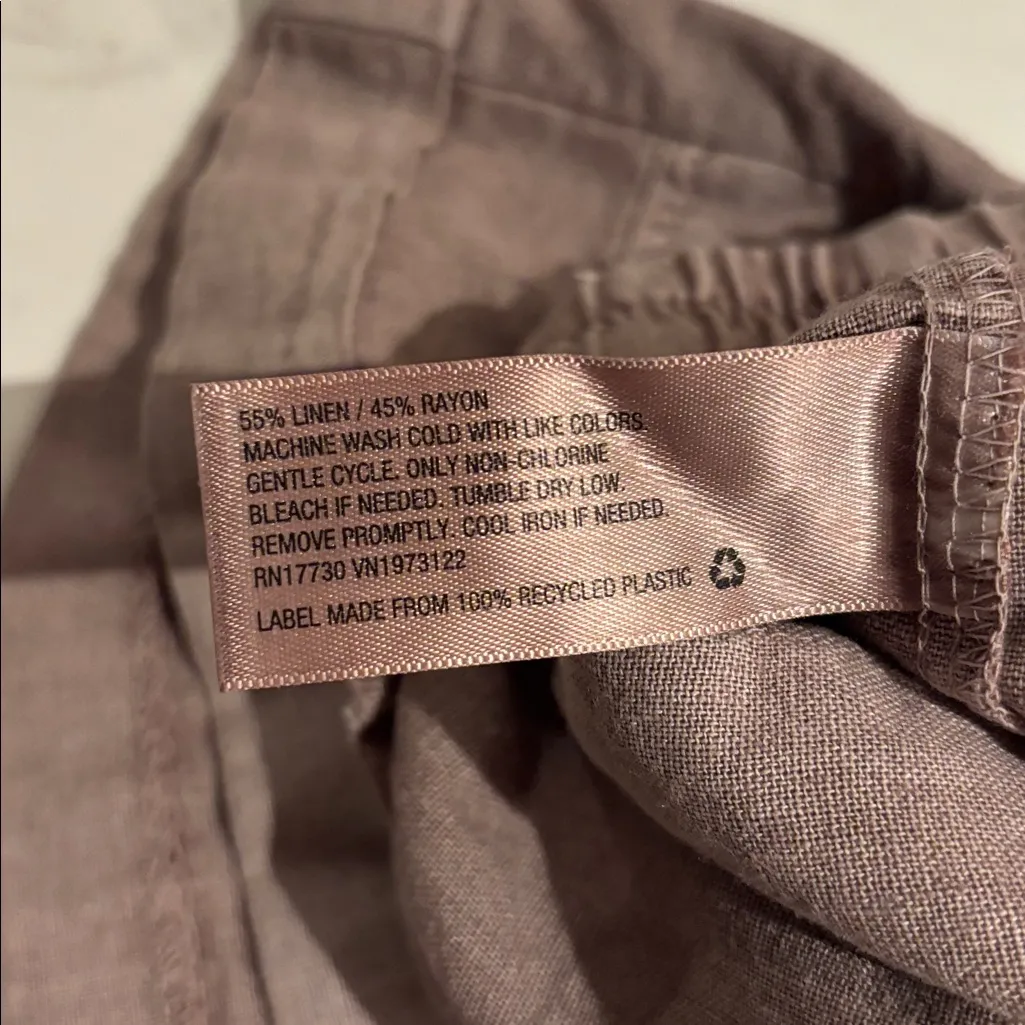 Universal Thread Women's Linen Blend Cargo Shorts - Soft Brown Mocha - Image 3