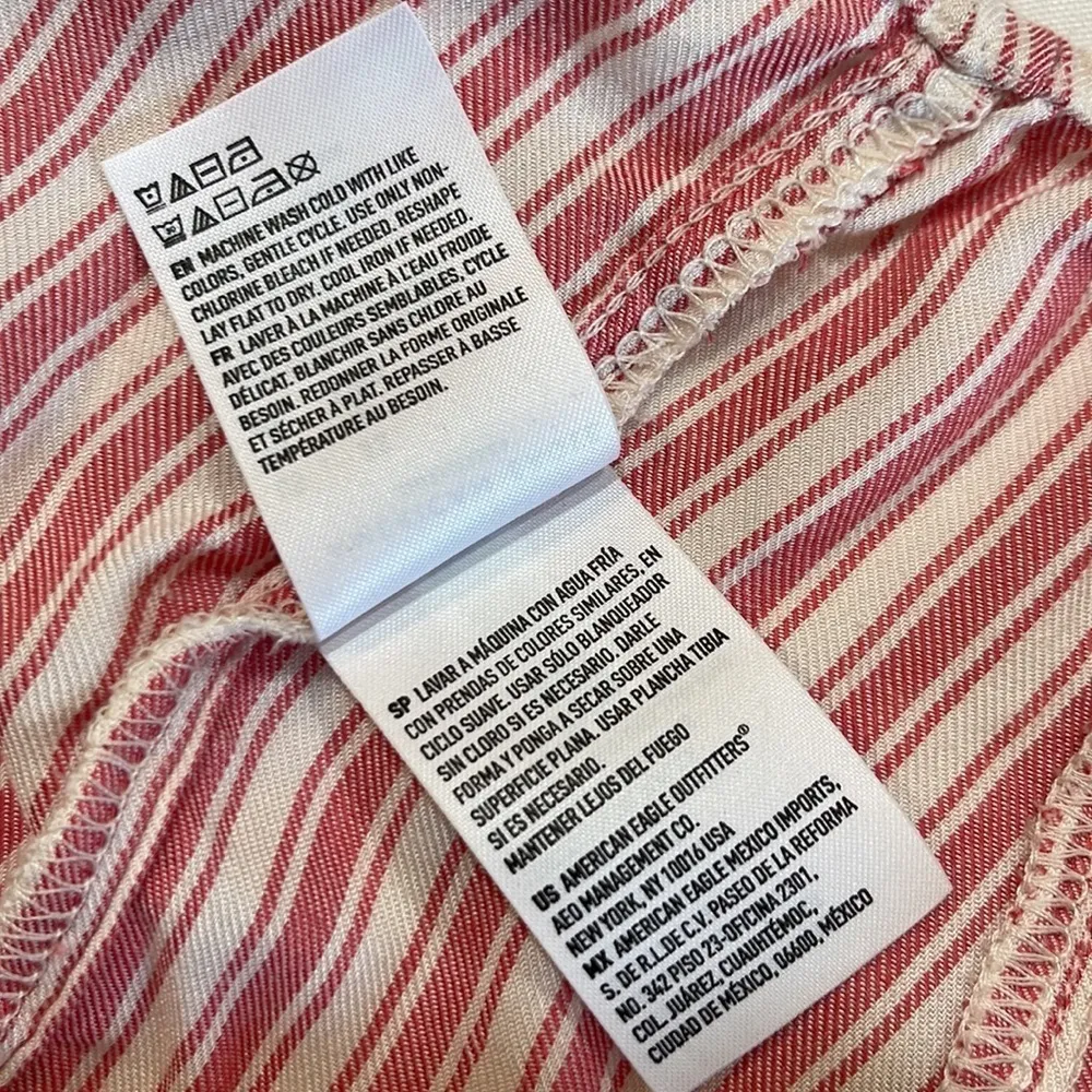 NWOT • AMERICAN EAGLE • Red & White striped • cropped top • XS • ties at waist - Image 9