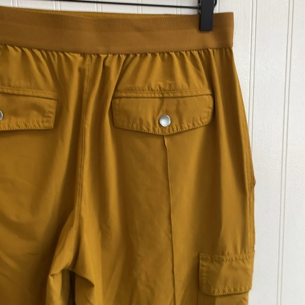 ATHLETA Vienna Cargo Pant Casual Travel Career in Brass Yellow Size 8 - Image 12