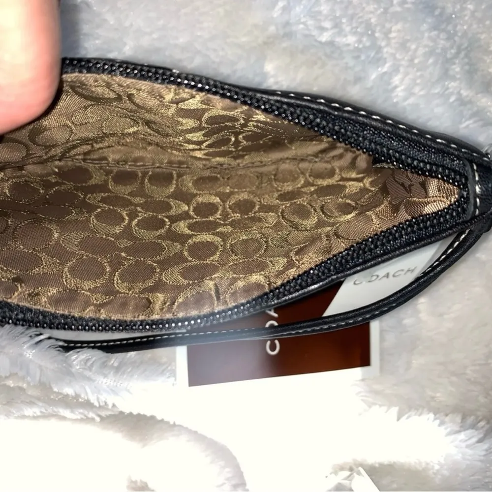 Coach Black Leather Corner Zip Wristlet New with tag and box - Image 4