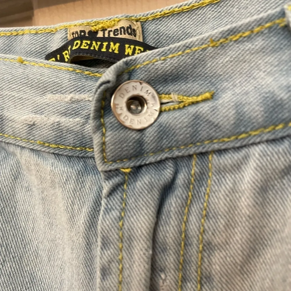 Top Trends Basic Collection We’re Denim Wear heavily distressed lt wash jeans 29 - Image 3