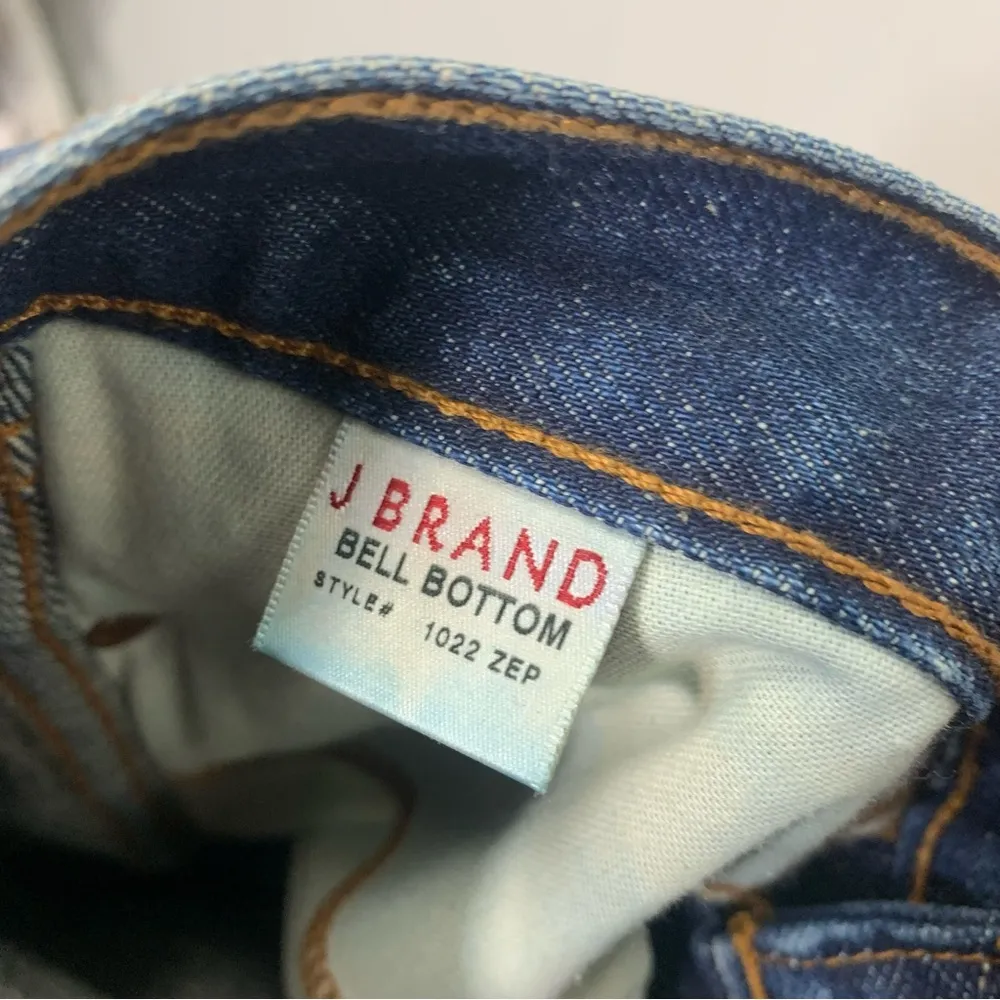 Bell bottom jeans size 28 NWT - Image 6