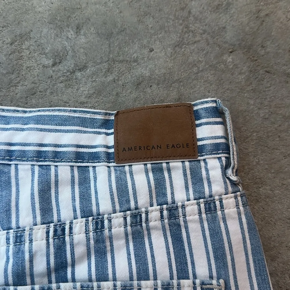 American Eagle Mom Short Striped Blue White Size 2 - Image 3