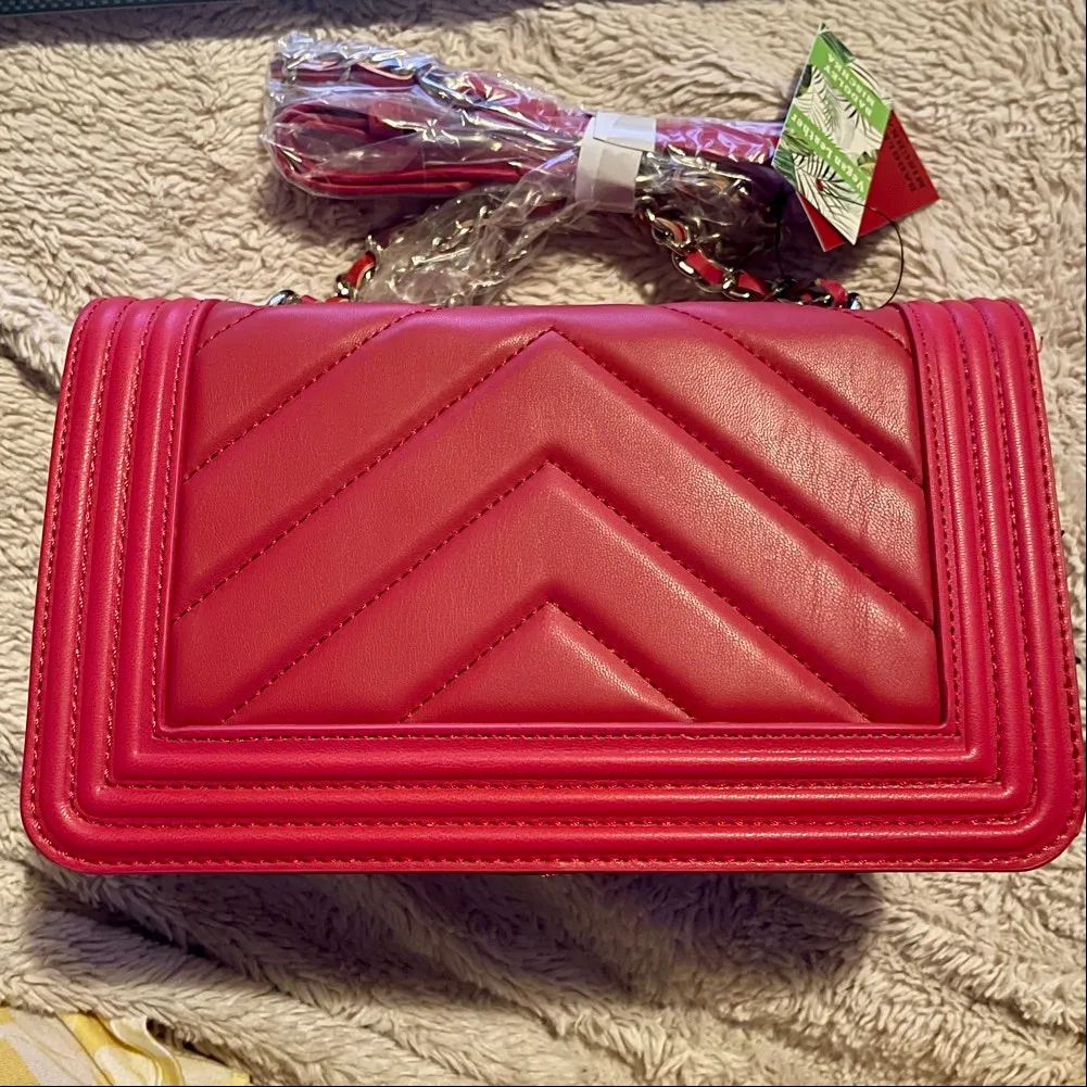 Badgley Mischka Crossbody Shoulder Flap Bag Red V Quilt New With Tags - Image 2