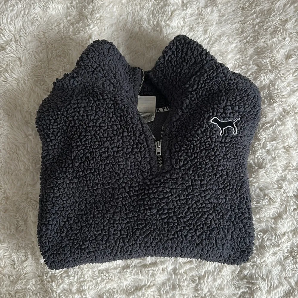 PINK Victoria’s Secret Sherpa - Image 2