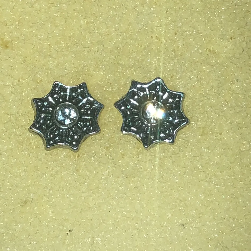 Elegant Silver Tone Dainty Boho Floral Stud Earrings - Image 4