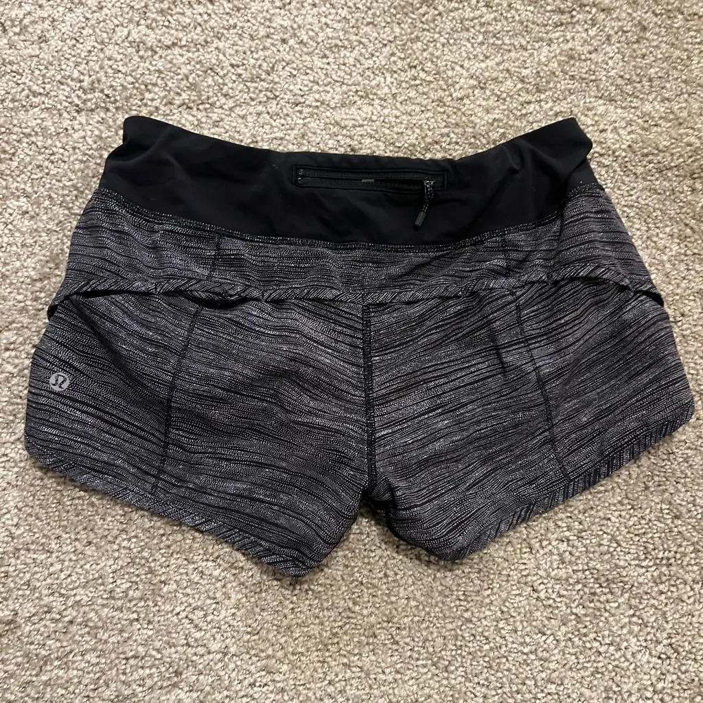 Lululemon Speed short 4 way stretch 2.5” size 6 - Image 7
