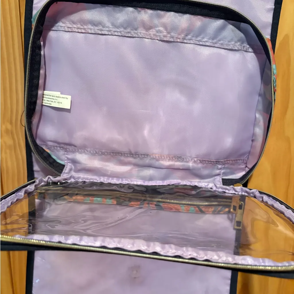 Nicole Miller Hanging Travel Toiletries
Cosmetics Organizer Bag - Image 4