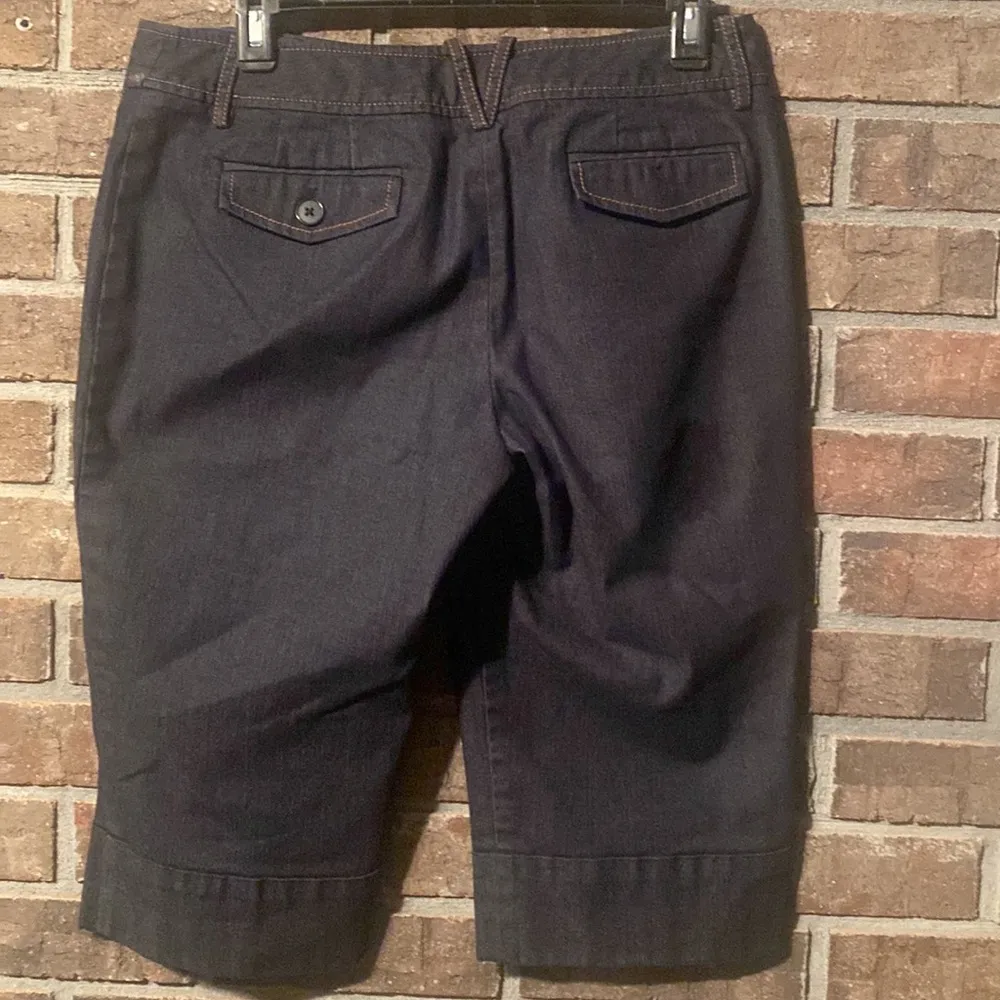 LOFT dark denim trouser style capris shorts size 8 - Image 2