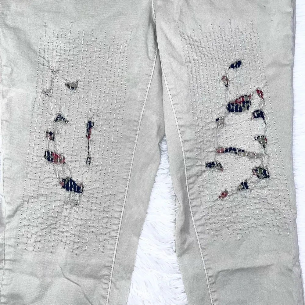 ANTHROPOLOGIE // CHINO Khaki Relaxed Floral Patched Distressed Chino Pants 28 - Image 6