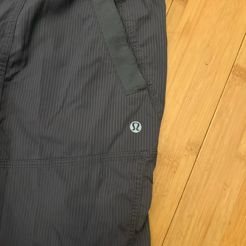 Lululemon Athletica Cropped Dance Studio - Image 3