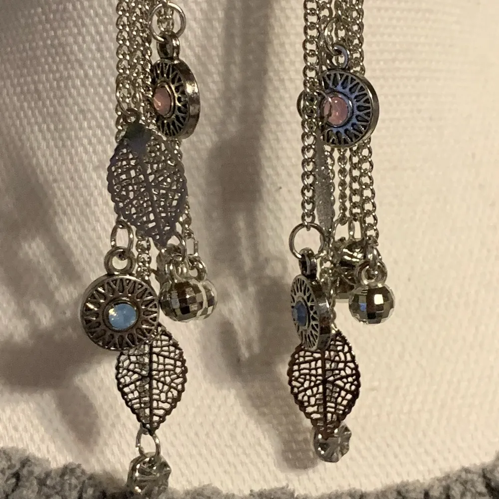 Paparazzi A Natural Charmer Dangle Earrings - Image 5