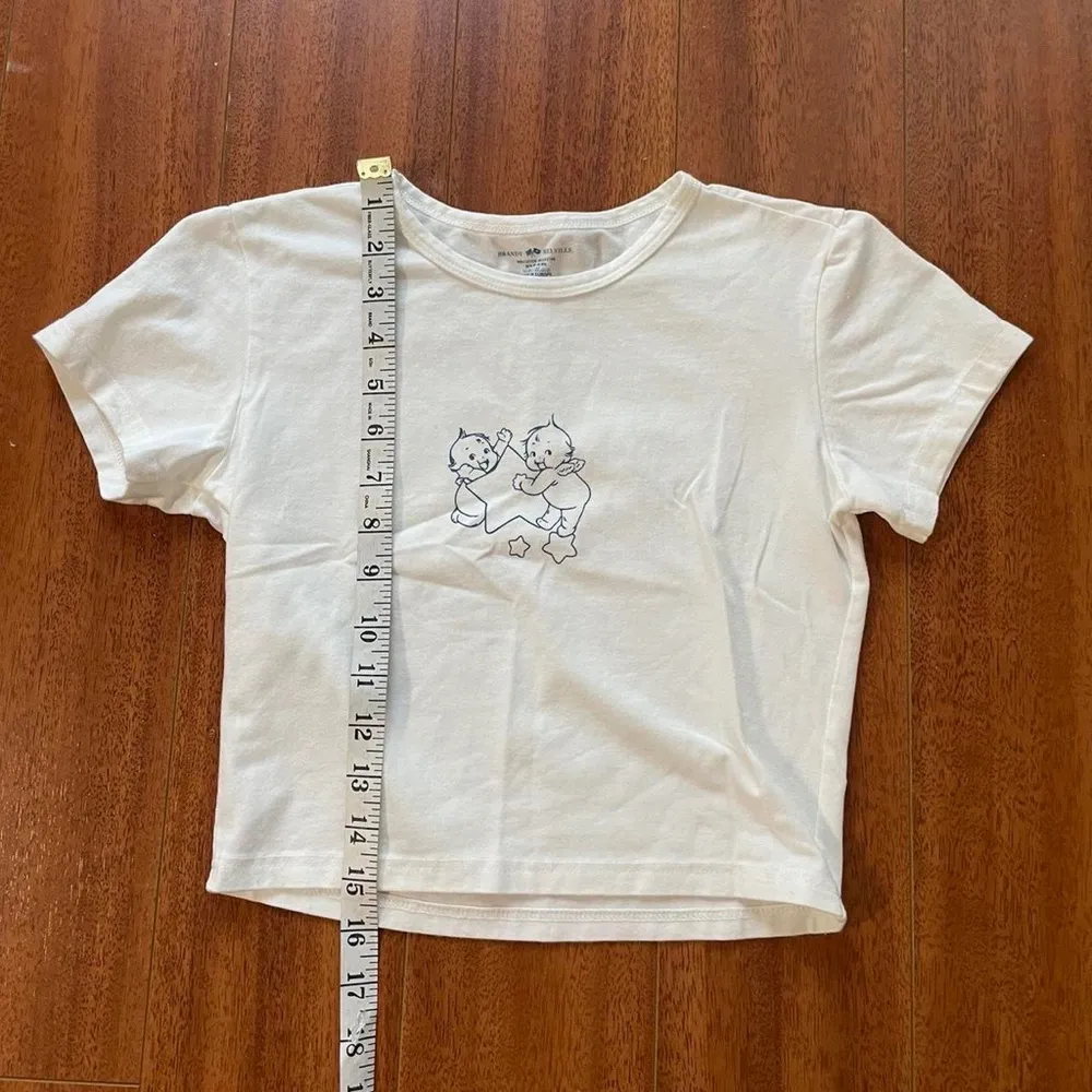 white cherub graphic crop top - Image 3