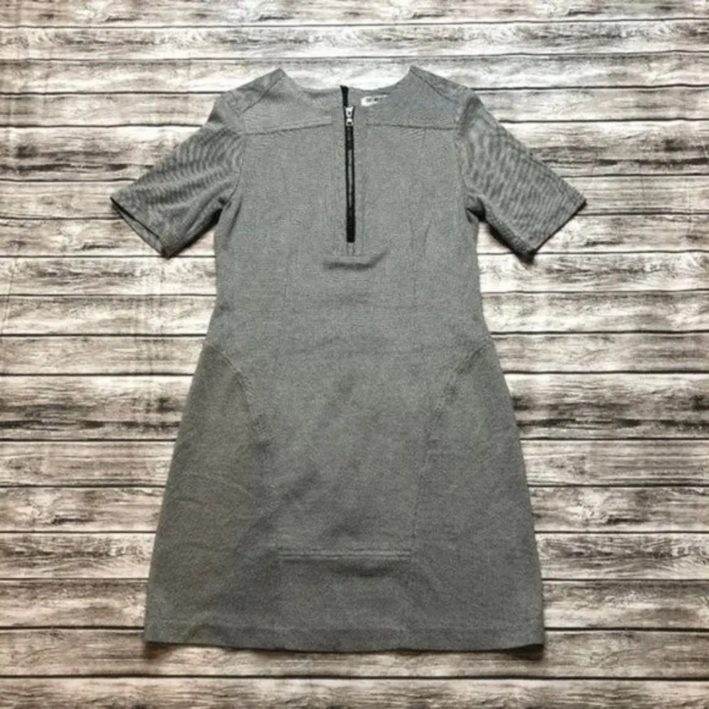 OF/MERCER Textured Fitted Shift Mini Dress Size 10 Zippers Black Grey Gray Zip - Image 4